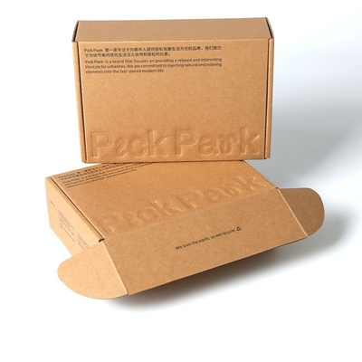 comprar CMYK Caja de papel Kraft marrón, mailer de ropa, embalaje de envío con texto en relieve online manufacture