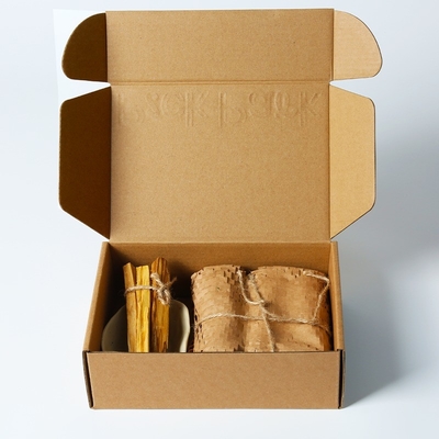 Cajas de envío corrugadas Kraft Diseño personalizado Cajas de correo Kraft fábrica fabricante