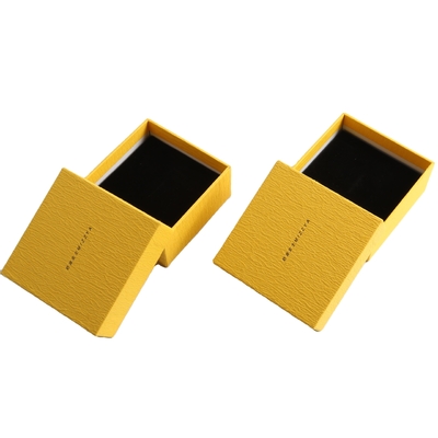 Envase de terciopelo extraíble Inserción caja de joyas de madera para anillos pulseras y relojes con revestimiento de papel logotipo personalizado