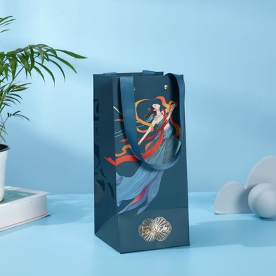 Logotipo personalizado Bolsa de papel de lujo para llevar con mango para regalar ropa de té Perfume