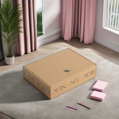 Caja de cartón de marfil para regalos Kraft reciclado de envío Cajas de correo de color personalizado